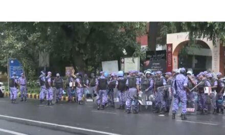 Delhi braces for showdown as Cong, opposition march to Supreme Court